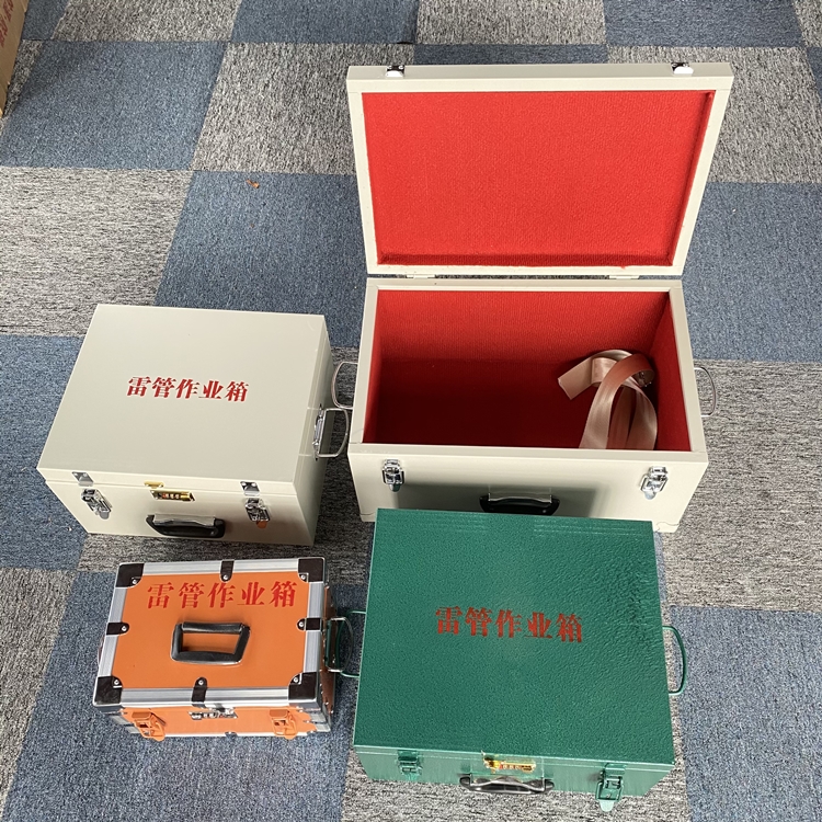 两当爆破工程作业箱如何选择？玻璃钢与传统材质的全面对比